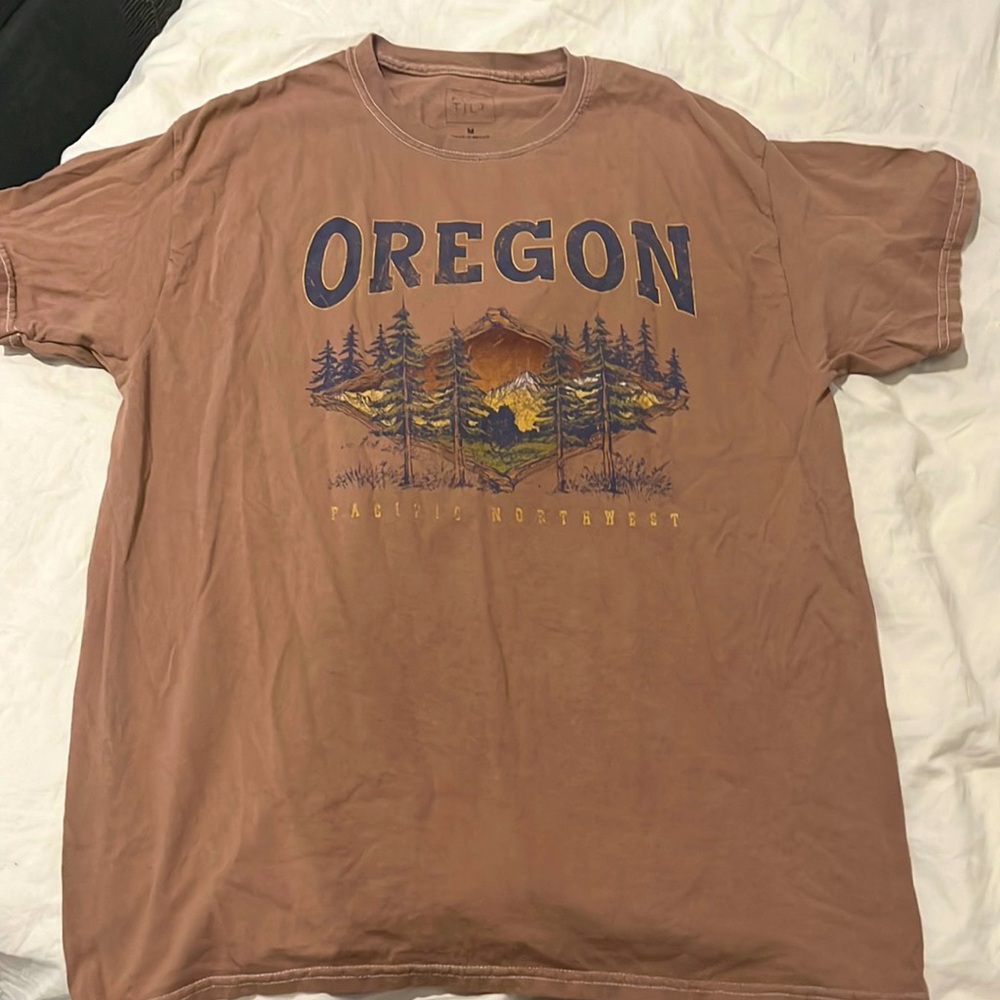 graphic tee